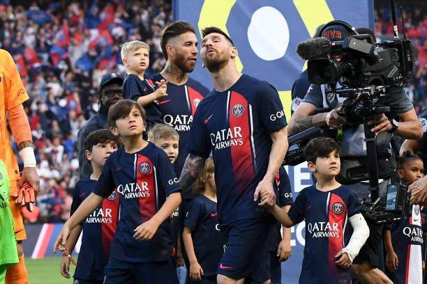 开云娱乐-“死缓”教练+离队球星+麻木输球=巴黎惯常剧本