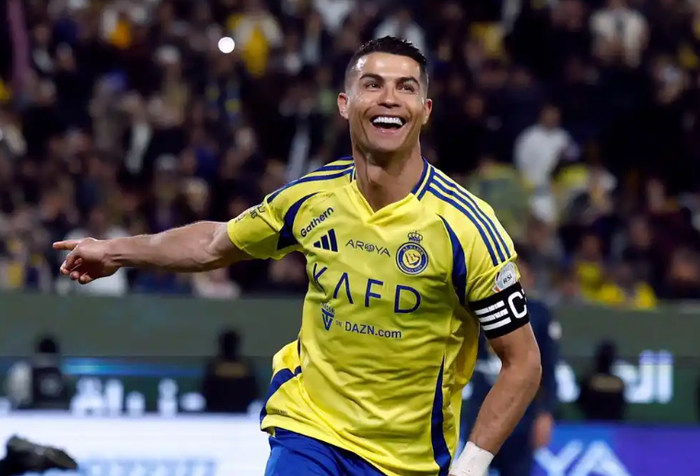 开云在线-冲上热搜！胜利支持球员罢赛！C罗成赢家，球员挑战联赛足坛首人|克里斯蒂亚诺·罗纳尔多|利雅得|本泽马|沙特|利雅得胜利足球俱乐部_新浪体育_新浪新闻