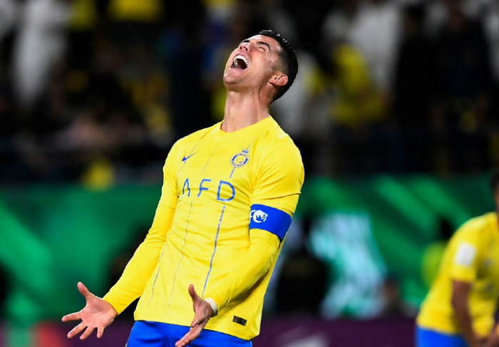 开云在线-冲上热搜！胜利支持球员罢赛！C罗成赢家，球员挑战联赛足坛首人|克里斯蒂亚诺·罗纳尔多|利雅得|本泽马|沙特|利雅得胜利足球俱乐部_新浪体育_新浪新闻