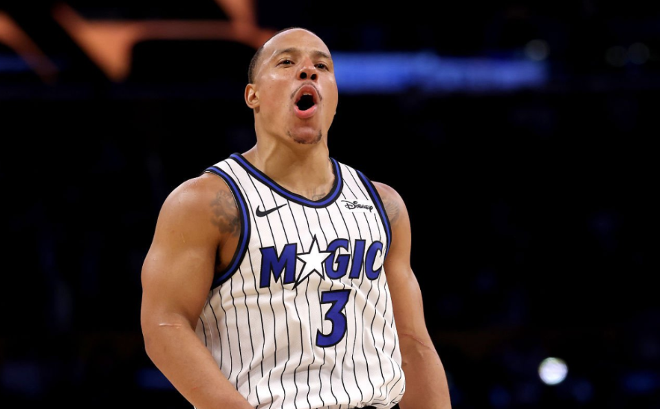 开云APP-NBA官宣两张罚单：华子贝恩用力把球扔向观众席 各罚25000美元