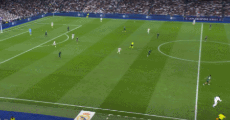 开云APP-3:0！亿元先生大秀帽子戏法，比肩梅西纪录，皇马半场3球打崩曼城