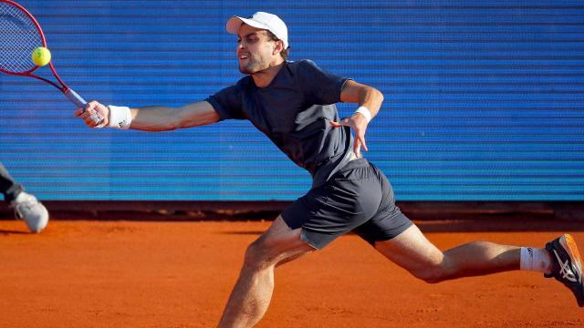 开云体育-张奔斗：卡拉采夫依然如此残暴，卡拉继续OK！